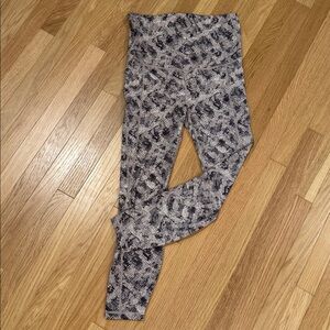 GAP Fit Maternity Snake Print Leggings